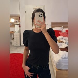 H&M Black Puff Sleeved Top